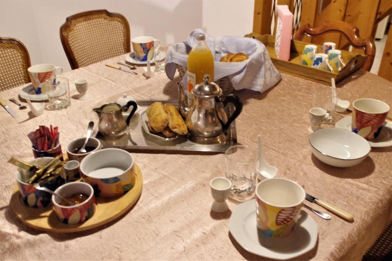 Le Vieux Pont Bed & Breakfast Saint-Julien  Luaran gambar
